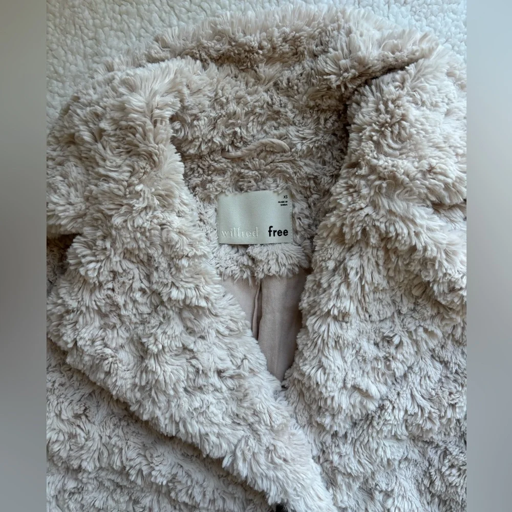 Aritzia Wilfred Cream Fuzzy Teddy Jacket XS - Picture 4 of 5